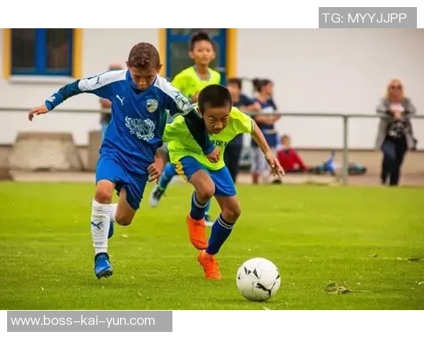 墨西哥足球队队员的拼搏精神与团队合作在国际赛场上的精彩表现